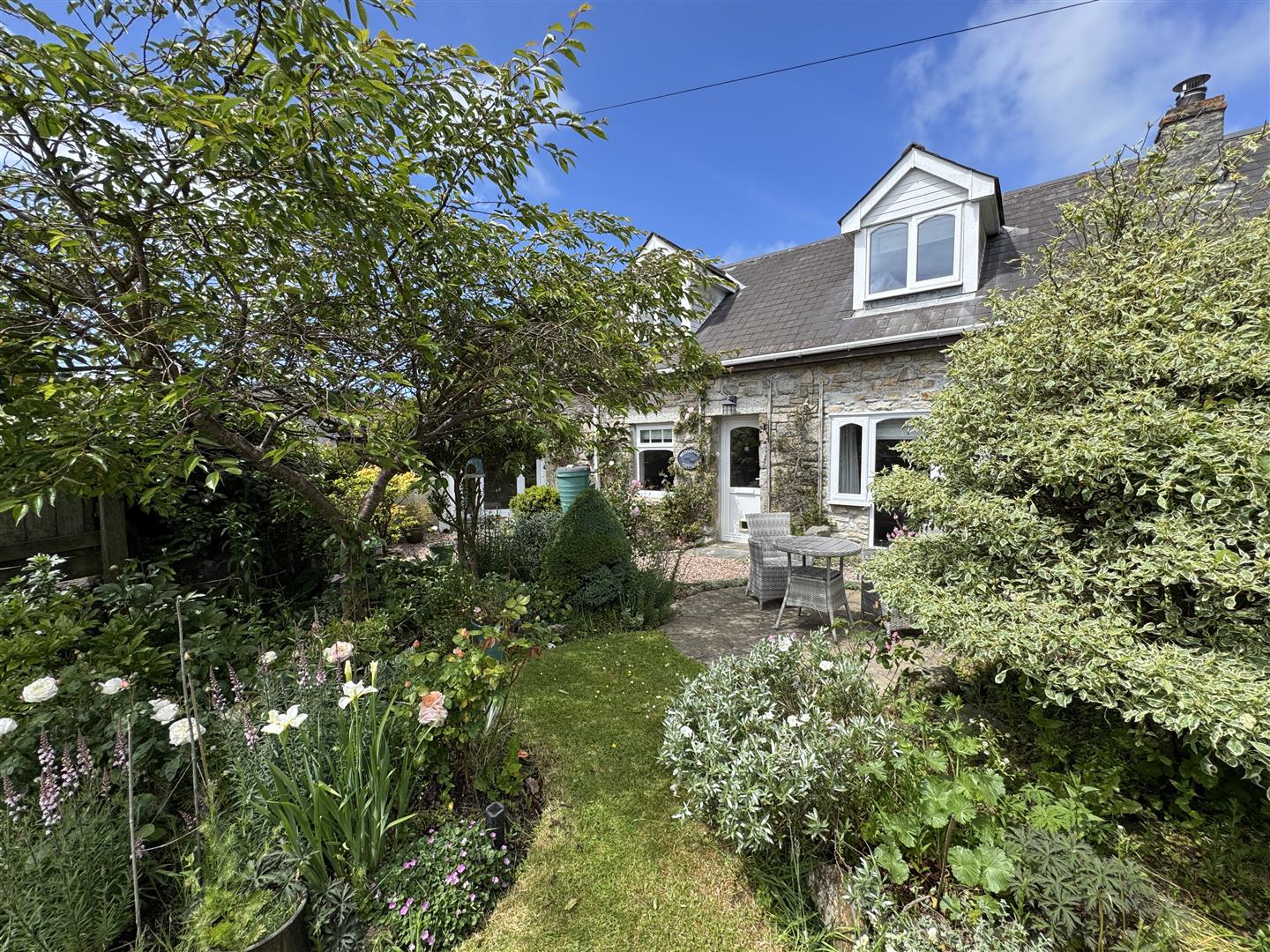 Treskerby, Redruth